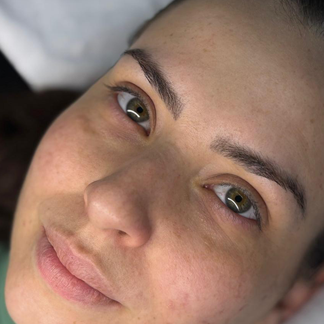 Antes — Laminado de Cejas + Lifting de Pestañas